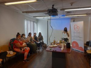 Lee más sobre el artículo Desarrollo de taller para familias migrantes sobre primeros auxilios realizado por investigadoras PROESSA