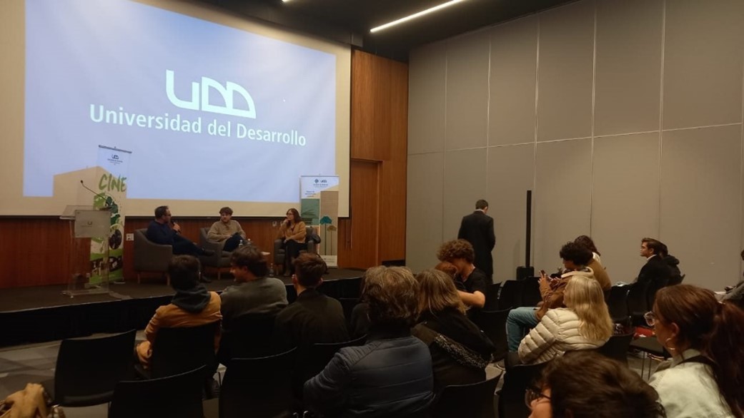 Lee más sobre el artículo Participación investigadora CeSGI en Conversatorio sobre cine UDD